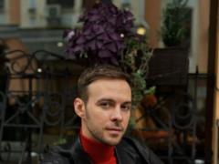 Макс Барских неожиданно стал блондином и спел о болезненном разрыве с любимым человеком