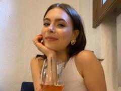 21-летняя дочь Кравец показалась в объятиях бойфренда-красавца и восхитила признанием
