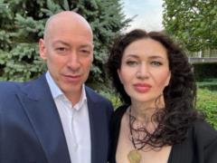 Жена Гордона восхитила их совместным романтическим фото и нежно поздравила мужа с 57-летием