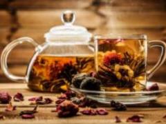 Natural teas for cleansing dirt and stones