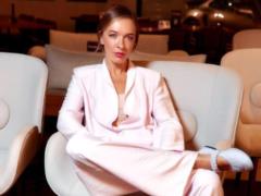 Василіса Фролова у весільній сукні показала, як виходила заміж в ОАЕ за відомого продюсера