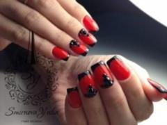 Red manicure: an eternal trend that is forever in fashion