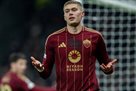 Dovbik plays from the First Hwylin against Atalanti