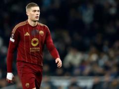 Довбик і його агент отримали медалі за  За сприяння ЗСУ 