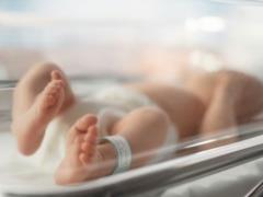  Бесплодная  женщина с избыточным весом узнала о беременности за 4 часа до родов