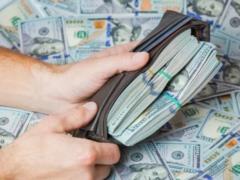 A couple earns $31,000 a month selling used clothes: what did they come up with?