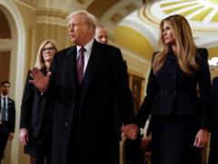 Меланія Трамп з явилася на публіці в чорному з ніг до голови: що сталося