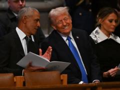 Читач по губах з ясував, що Обама і Трамп бурхливо обговорювали на похороні Джиммі Картера