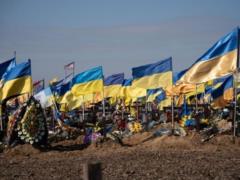 На Буковине повредили флагштоки на местах захоронения защитников