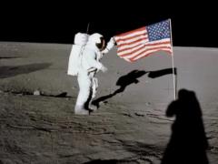 Астронавты NASA оставили на Луне 6 флагов США: что с ними случилось за полвека