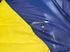 Подростки надругались над флагом Украины