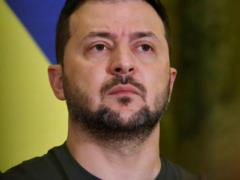 Зеленський затвердив закон про облік 17-річних та облік жінок з медичною освітою