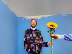 With a poster “I am Ukrainian”: Dorn had fun with Russians at a party in Berlin