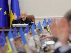 Кабмин почти вдвое снизил тариф на электроэнергию для сверхвысоких объемов