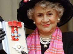 Actress Joan Plowright dies at 95