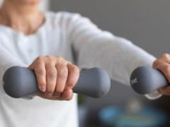 5 exercises that tighten your arms and armpits: workout for women