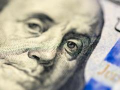 Украинские обменники не стали удерживать курс доллара: сколько теперь стоит валюта