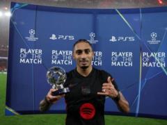 Raphinha touched his daughter with a gift for the best player of the match against Benfica