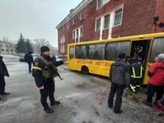 В двух общинах Донетчины ввели принудительную эвакуацию семей с детьми