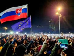Зеленский поддержал протесты в Словакии