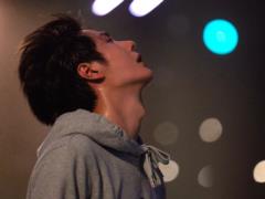 In China, men are encouraged to wear a “bra” for their Adam’s apple: the reason is very serious