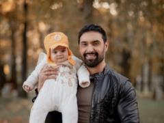 Козловський зворушив іграми з 11-місячним сином і зізнався, як він змінив його життя