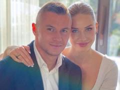 Football player of the Ukrainian national team is getting divorced - his wife showed the document