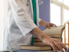 Interest in medicine is falling: alarming signals from medical universities