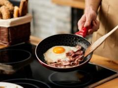 Еда никогда не будет пригорать к сковороде: рассказываем, что обязательно нужно сделать