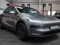 Долгожданный недорогой кроссовер Tesla показали в сети.