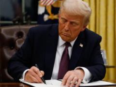 Trump banned transgender people in the army and returned to the service of the military dismissed for refusing vaccination