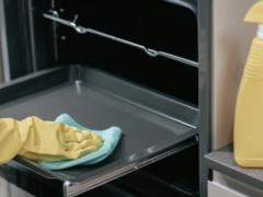 Как отчистить духовку от жира без труда: спасут два простых ингредиента