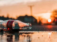 Coca-Cola массово отзывает продукцию в Европе: в напитках обнаружили опасное вещество