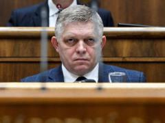  Наш враг — Зеленский : Фицо заявил, что ему не нравится президент Украины