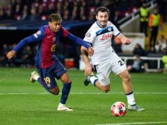 Liverpool won the league stage despite the defeat of the PSV, Barcelona tied with Atalanta