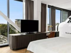 The tourist discovered a full -fledged plane in his hotel room