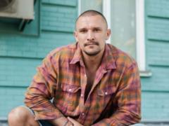 Тарас Цимбалюк втратив чотири кг на місяць і похвалився оголеним тулубом