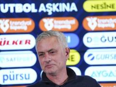 Mourinho hit the translator after the match of the Turkish Championship