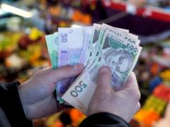 Украинцы смогут получить новую выплату: кому заплатят