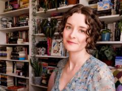 Владелица книжного магазина нашла таинственное послание в старой книге