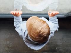В Одессе мать с ребенком выпали из окна 16-этажки: оба умерли
