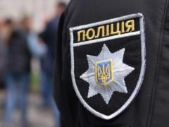 В Киеве на Оболони толпа подростков избила парня прямо посреди улицы: за дело взялась полиция.