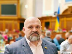 Вірасфуук показав нову фотографію від наймолодшого для 11 років, яка народила йому п’ятого сина