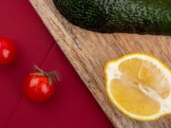 How to save avocado fresh after cutting: the best way