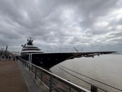 В Новом Орлеане причалила яхта за 360 миллионов долларов: кому она принадлежит
