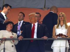 Іванка Трамп з явився на Суперкубку в дизайнерському костюмі