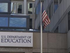 Команда маски розірвала майже сто контрактів у Міністерстві освіти США: хто вплине на скорочення