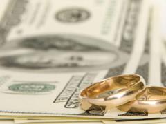 The woman played a fictitious wedding to collect money and provide herself until the end of her life