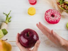 Как еда может влиять на менструацию: 7 продуктов, которых следует избегать