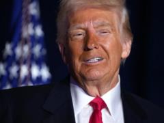 Трамп о поддержке Украины:  Будем помогать столько, сколько нужно 